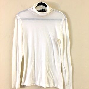 W By Worth Lightweight Turtleneck Medium White Basic Layering Stretch Fall